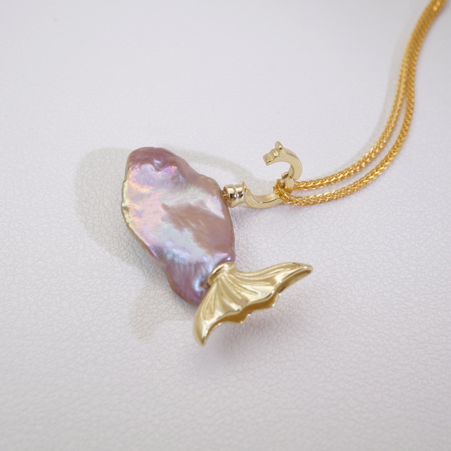 Handcrafted Baroque Pearl Fish Pendant Necklace (PurPle)