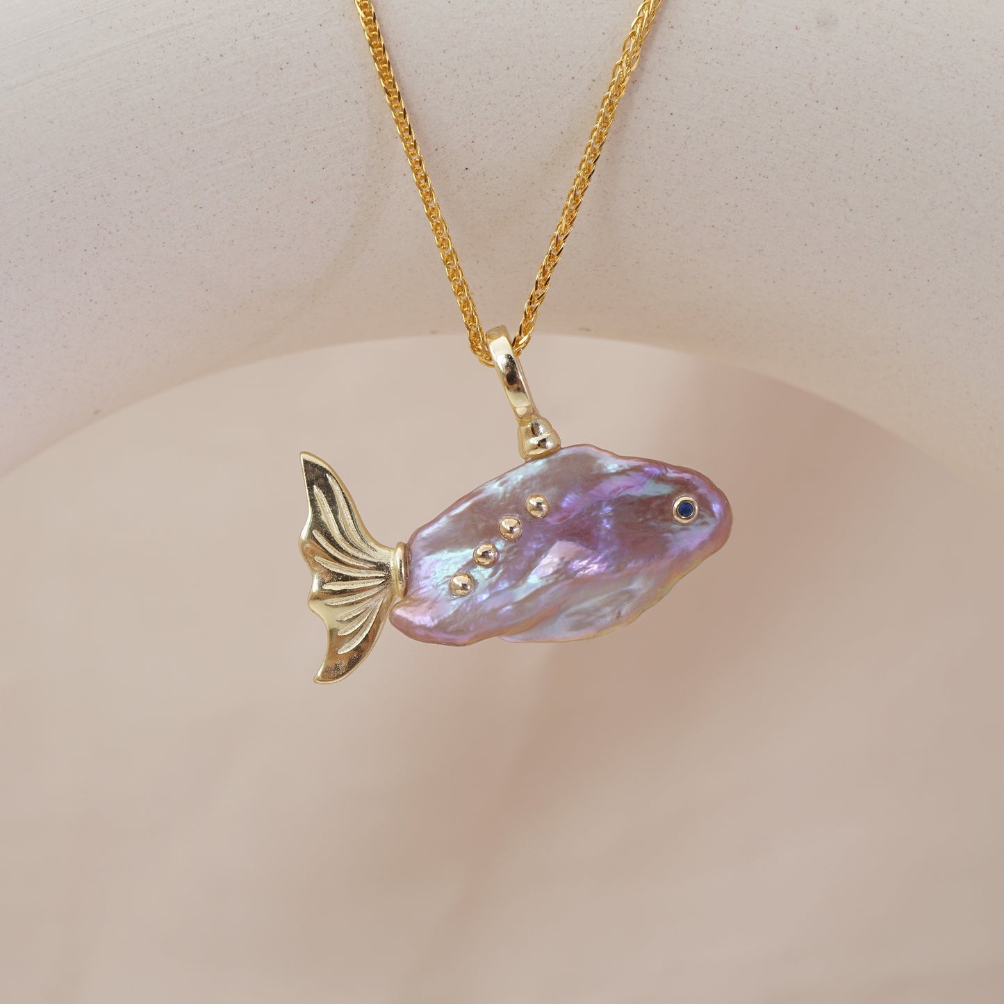 Handcrafted Baroque Pearl Fish Pendant Necklace （PurPle）