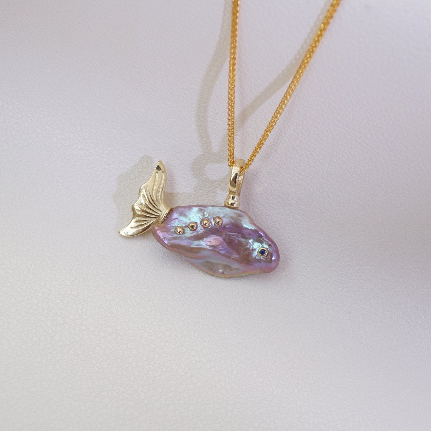 Handcrafted Baroque Pearl Fish Pendant Necklace （PurPle）