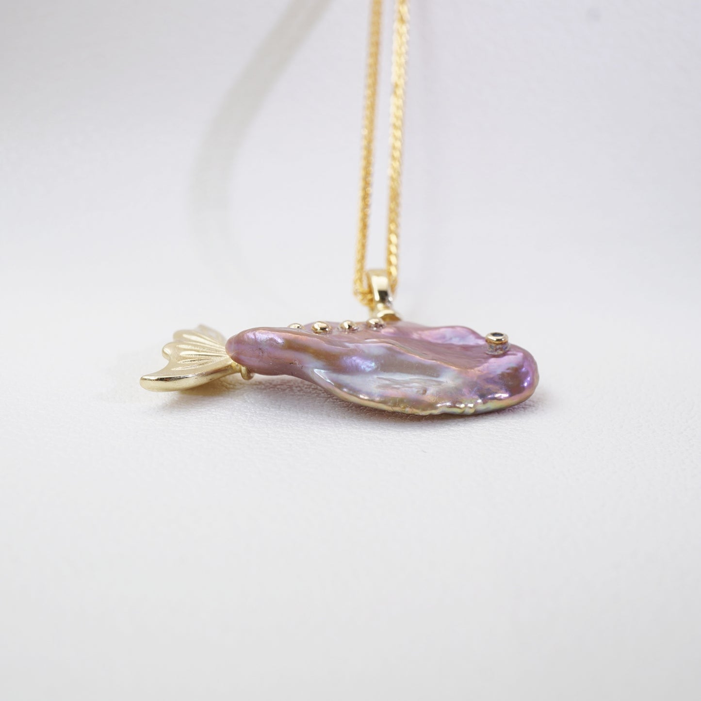 Handcrafted Baroque Pearl Fish Pendant Necklace （PurPle）